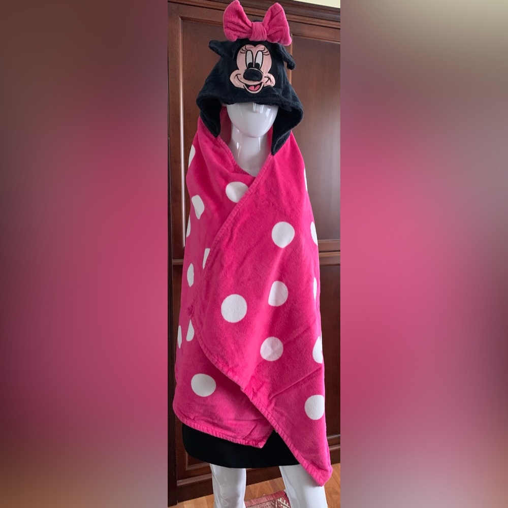 Minnie Mouse Towel Hooded pink & white polka dots 100% organix cotton towel